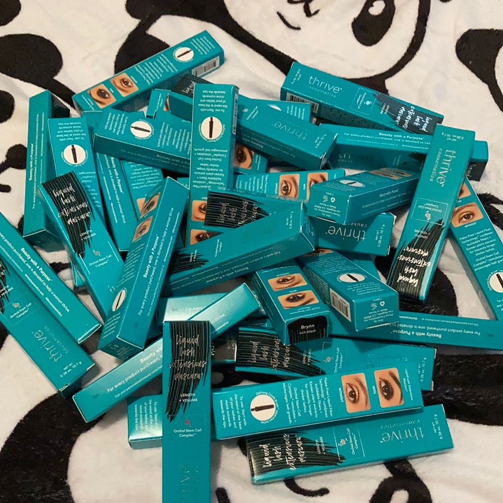 Bundles of 34 Thrive Causemetics Mascaras